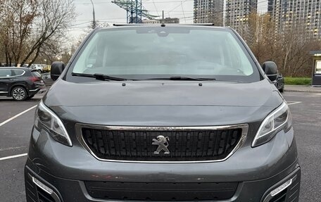 Peugeot Traveller I, 2022 год, 4 000 000 рублей, 1 фотография