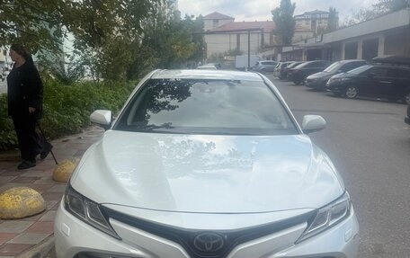 Toyota Camry, 2018 год, 2 430 000 рублей, 3 фотография
