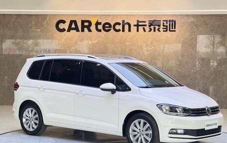 Volkswagen Touran III, 2021 год, 1 785 000 рублей, 1 фотография