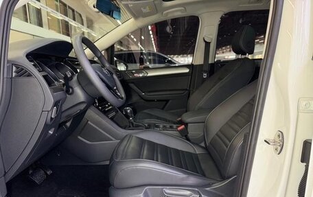 Volkswagen Touran III, 2021 год, 1 785 000 рублей, 9 фотография