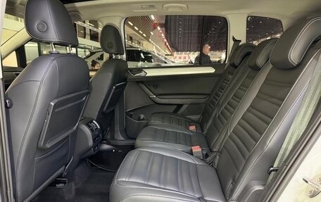 Volkswagen Touran III, 2021 год, 1 785 000 рублей, 13 фотография