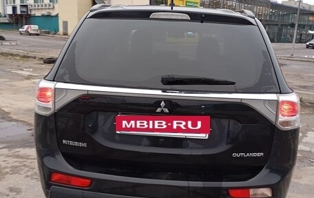 Mitsubishi Outlander III рестайлинг 3, 2012 год, 1 300 000 рублей, 4 фотография