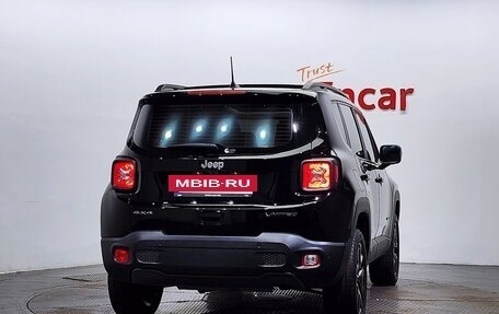 Jeep Renegade I рестайлинг, 2022 год, 2 393 000 рублей, 4 фотография