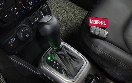 Jeep Renegade I рестайлинг, 2022 год, 2 393 000 рублей, 9 фотография