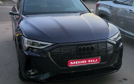 Audi e-tron I, 2020 год, 5 150 000 рублей, 1 фотография