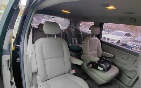 KIA Carnival III, 2017 год, 2 500 000 рублей, 6 фотография