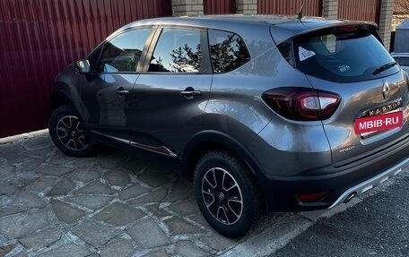 Renault Kaptur I рестайлинг, 2017 год, 1 490 000 рублей, 3 фотография