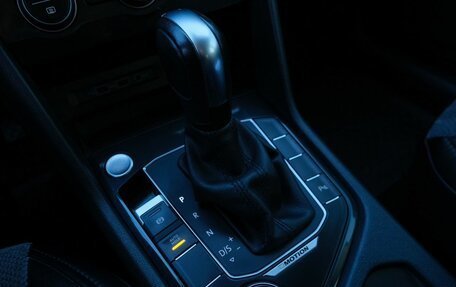 Volkswagen Tiguan II, 2020 год, 3 099 000 рублей, 15 фотография