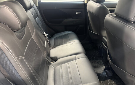 Mitsubishi Outlander III рестайлинг 3, 2014 год, 1 199 800 рублей, 4 фотография