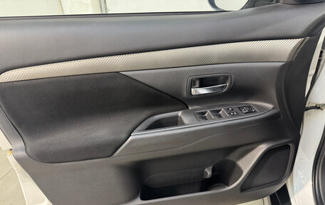 Mitsubishi Outlander III рестайлинг 3, 2014 год, 1 199 800 рублей, 7 фотография