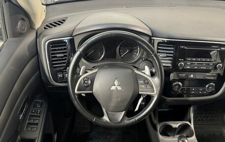 Mitsubishi Outlander III рестайлинг 3, 2014 год, 1 199 800 рублей, 10 фотография