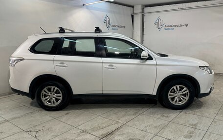 Mitsubishi Outlander III рестайлинг 3, 2014 год, 1 199 800 рублей, 15 фотография