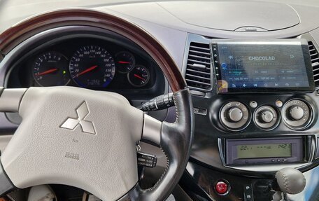 Mitsubishi Grandis, 2004 год, 530 000 рублей, 9 фотография