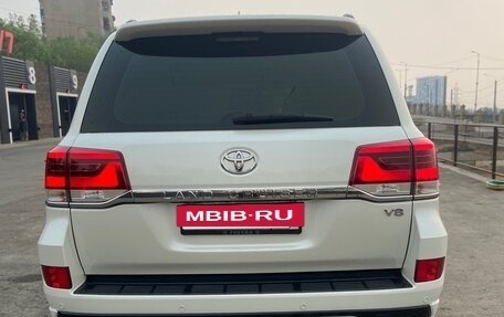 Toyota Land Cruiser 200, 2016 год, 7 190 000 рублей, 4 фотография