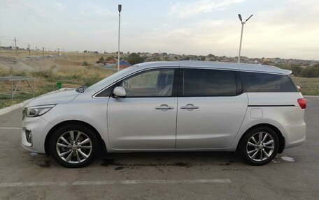 KIA Carnival III, 2019 год, 2 450 000 рублей, 2 фотография