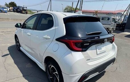 Toyota Yaris, 2022 год, 967 000 рублей, 6 фотография