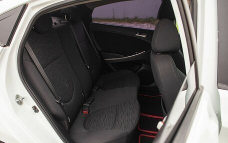 Hyundai Solaris II рестайлинг, 2015 год, 1 090 000 рублей, 32 фотография