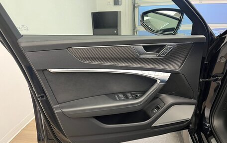 Audi RS 6, 2021 год, 15 190 000 рублей, 10 фотография