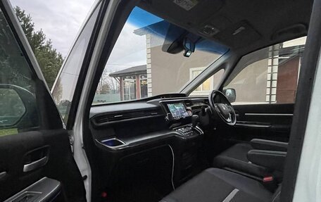 Honda Stepwgn IV, 2017 год, 2 500 000 рублей, 14 фотография