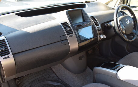 Toyota Prius, 2008 год, 679 000 рублей, 13 фотография