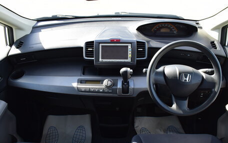 Honda Freed I, 2010 год, 890 000 рублей, 16 фотография