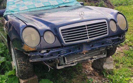 Mercedes-Benz E-Класс, 1999 год, 140 000 рублей, 3 фотография