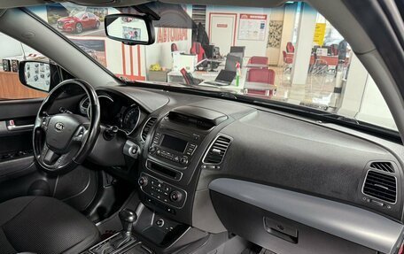 KIA Sorento II рестайлинг, 2015 год, 1 999 000 рублей, 13 фотография