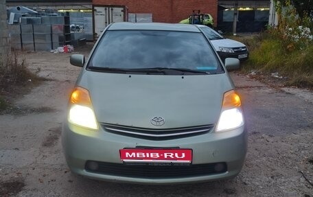 Toyota Prius, 2006 год, 800 000 рублей, 1 фотография