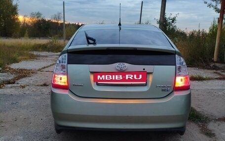 Toyota Prius, 2006 год, 800 000 рублей, 4 фотография