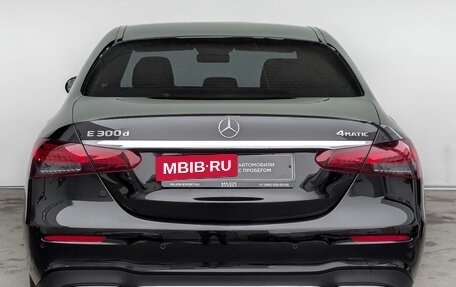 Mercedes-Benz E-Класс, 2022 год, 5 750 000 рублей, 7 фотография