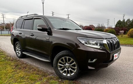 Toyota Land Cruiser Prado 150 рестайлинг 2, 2017 год, 4 400 000 рублей, 4 фотография