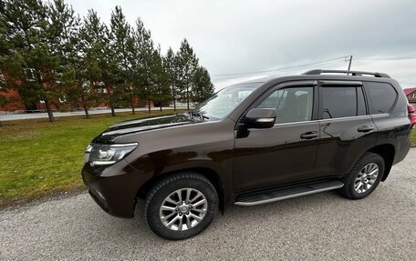 Toyota Land Cruiser Prado 150 рестайлинг 2, 2017 год, 4 400 000 рублей, 15 фотография
