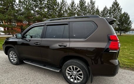 Toyota Land Cruiser Prado 150 рестайлинг 2, 2017 год, 4 400 000 рублей, 11 фотография