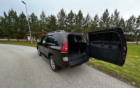 Toyota Land Cruiser Prado 150 рестайлинг 2, 2017 год, 4 400 000 рублей, 17 фотография