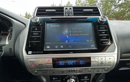 Toyota Land Cruiser Prado 150 рестайлинг 2, 2017 год, 4 400 000 рублей, 27 фотография