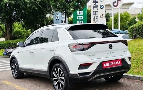 Volkswagen T-Roc I, 2023 год, 1 400 000 рублей, 3 фотография