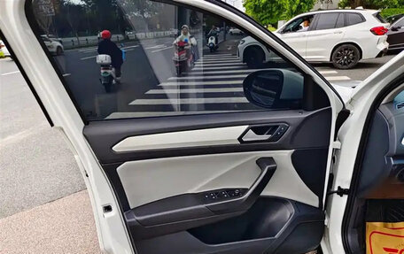 Volkswagen T-Roc I, 2023 год, 1 400 000 рублей, 7 фотография