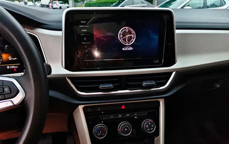 Volkswagen T-Roc I, 2023 год, 1 400 000 рублей, 14 фотография