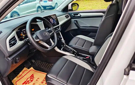 Volkswagen T-Roc I, 2023 год, 1 400 000 рублей, 16 фотография