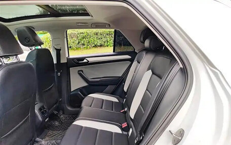 Volkswagen T-Roc I, 2023 год, 1 400 000 рублей, 17 фотография