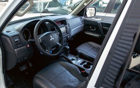 Mitsubishi Pajero IV, 2013 год, 1 995 000 рублей, 13 фотография