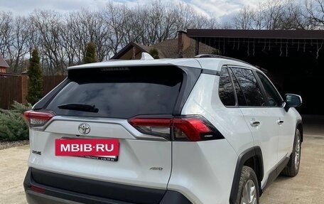 Toyota RAV4, 2021 год, 3 700 000 рублей, 5 фотография