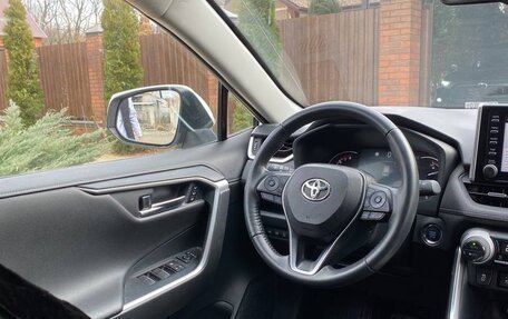 Toyota RAV4, 2021 год, 3 700 000 рублей, 14 фотография