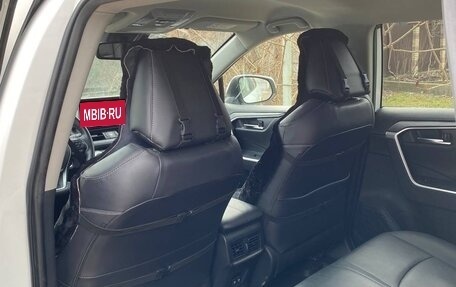 Toyota RAV4, 2021 год, 3 700 000 рублей, 17 фотография