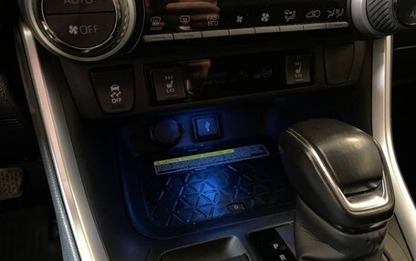 Toyota RAV4, 2021 год, 3 700 000 рублей, 20 фотография