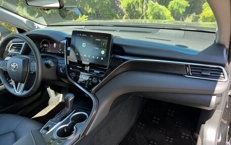 Toyota Camry, 2023 год, 3 700 000 рублей, 6 фотография