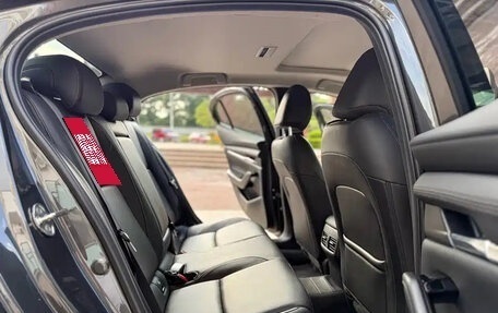 Mazda 3, 2022 год, 2 000 000 рублей, 13 фотография