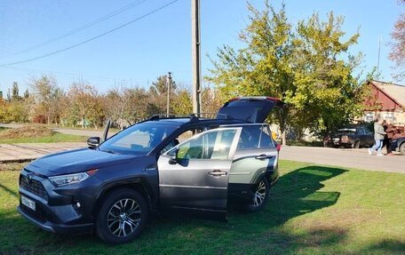Toyota RAV4, 2019 год, 3 300 000 рублей, 10 фотография