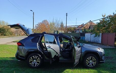 Toyota RAV4, 2019 год, 3 300 000 рублей, 18 фотография