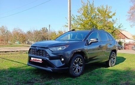 Toyota RAV4, 2019 год, 3 300 000 рублей, 16 фотография